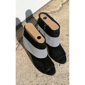 Black Vince Camuto Women's Solid Ankle 4 Inch Heel Booties Size 7.5 New